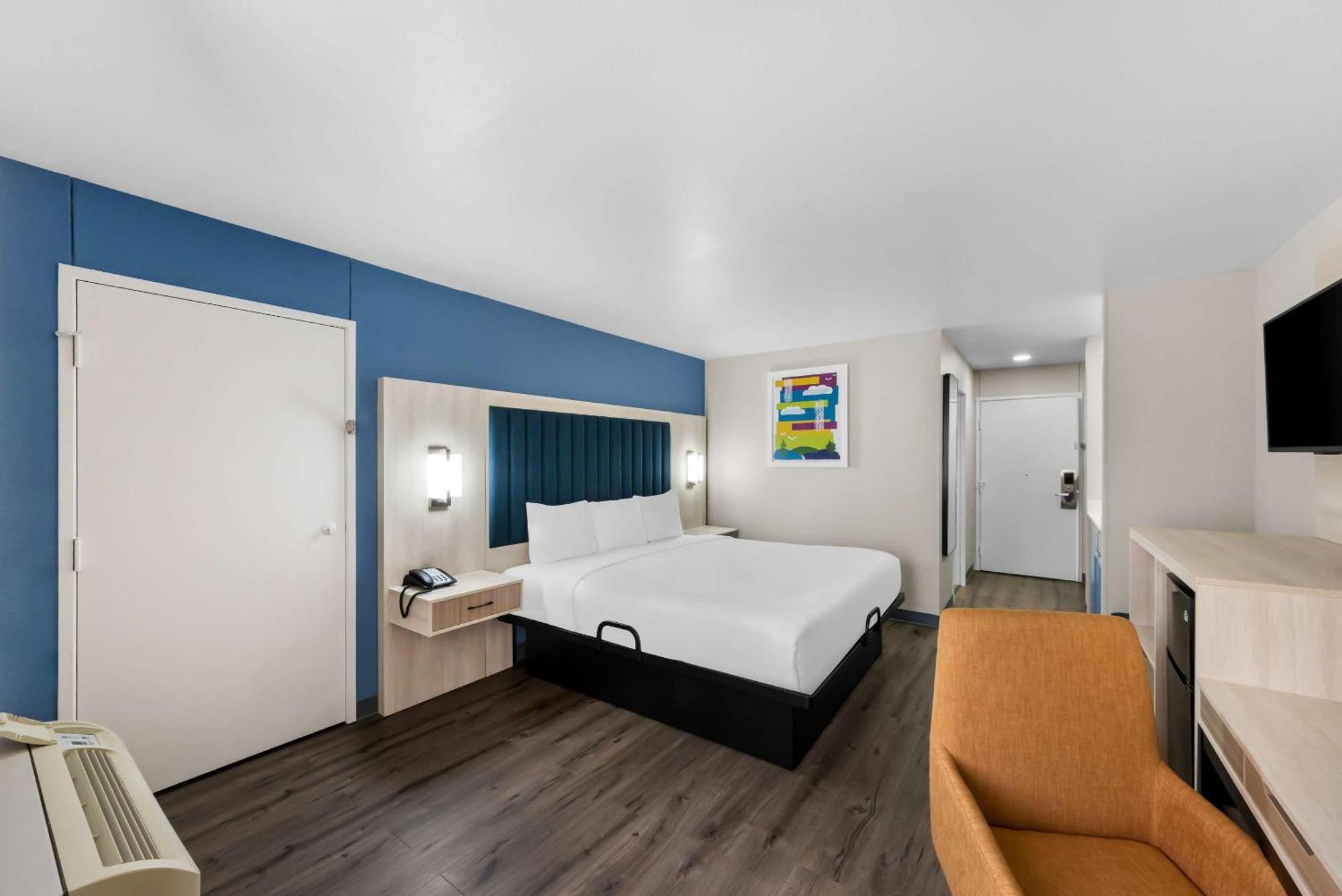 Park Inn By Radisson San Antonio Exterior photo