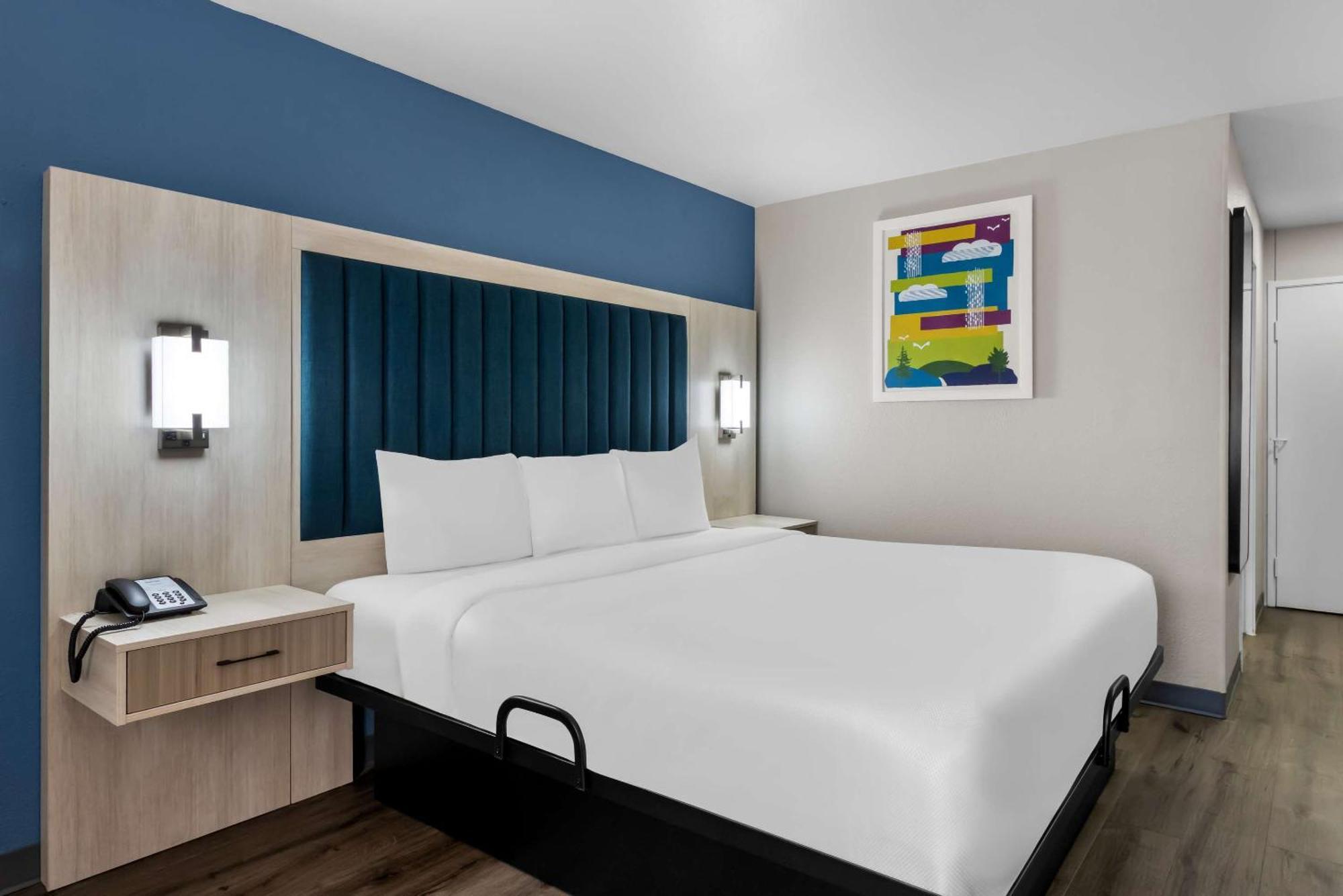 Park Inn By Radisson San Antonio Exterior photo