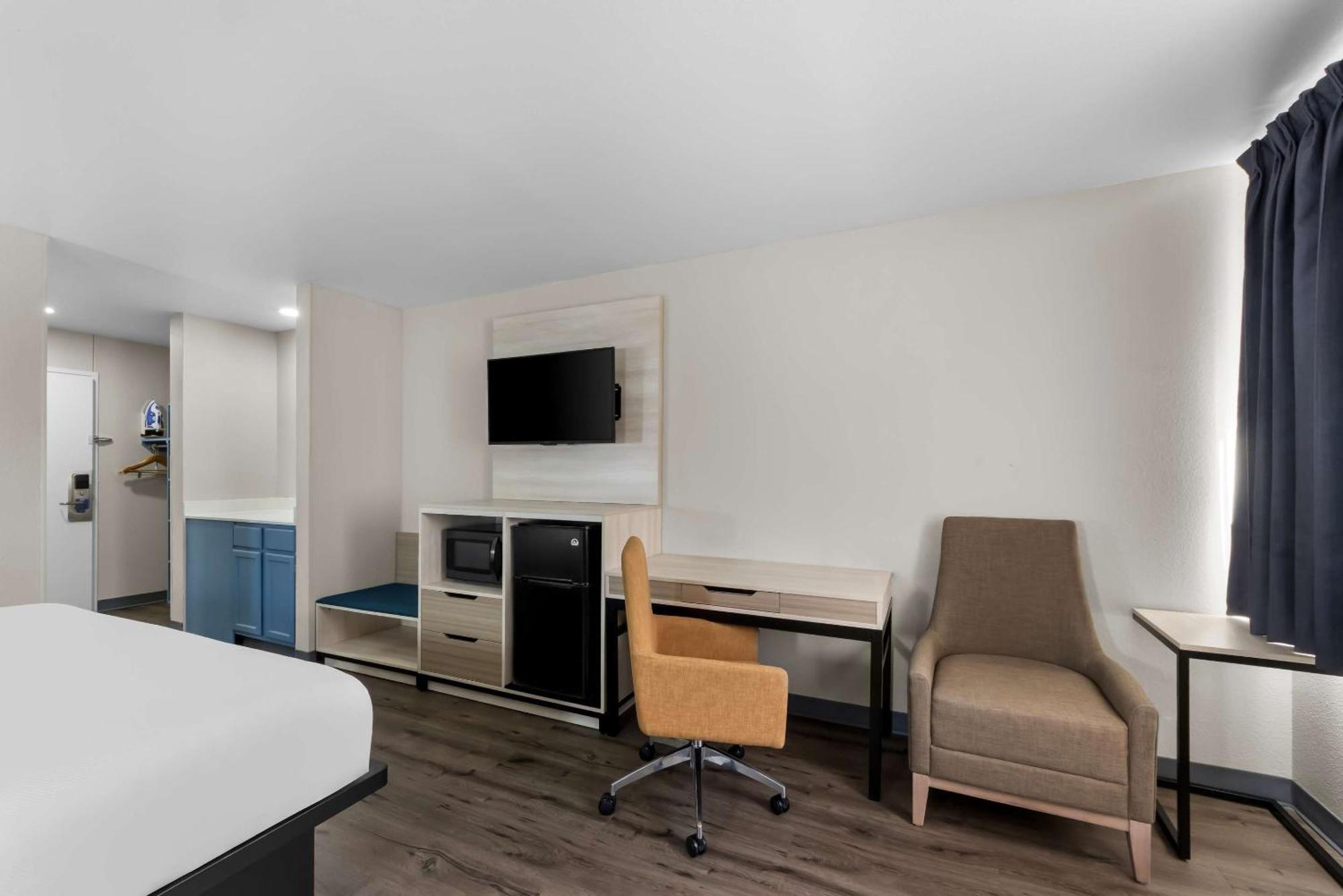 Park Inn By Radisson San Antonio Exterior photo